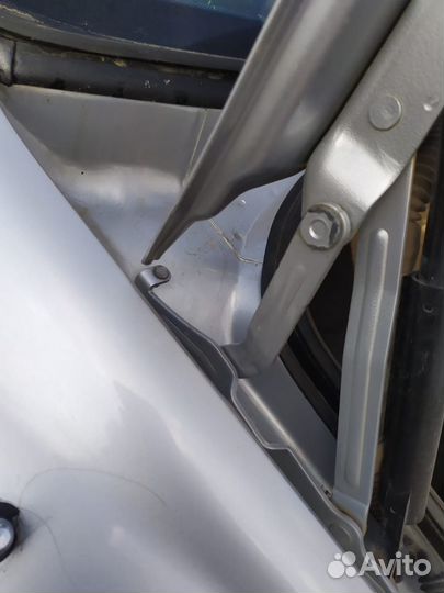 Петли багажника Hyundai Sonata 5 тагаз 2005г