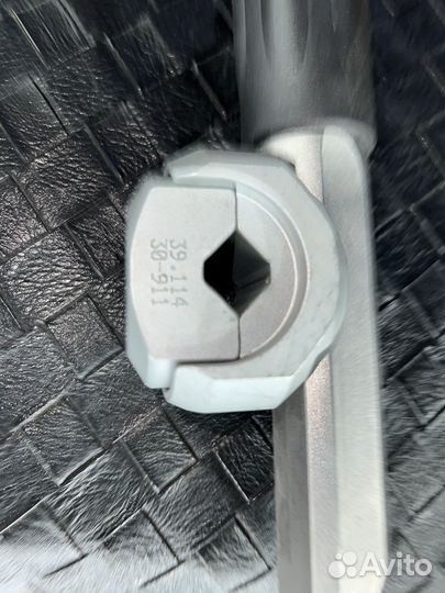 Штырь в рулевую колонку