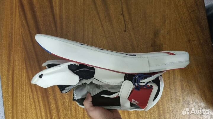 Вратарский блокер Reebok XLT28