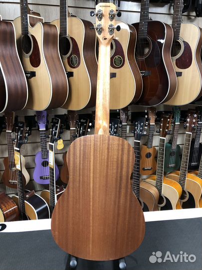 Укулеле баритон flight NUB310