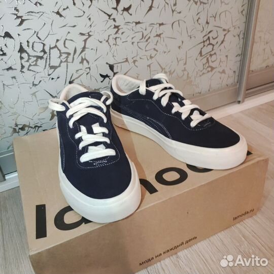 Кеды Puma Capri Royal Suede Puma Navy-Frosted Ivo