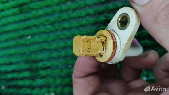 Датчик положения распредвала Opel Corsa D 2011