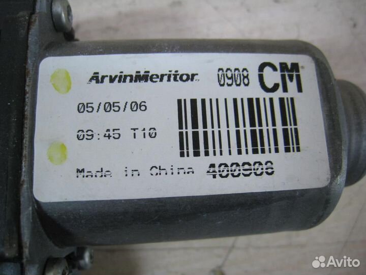 Мотор стеклоподъёмника задний правый Hyundai Sant