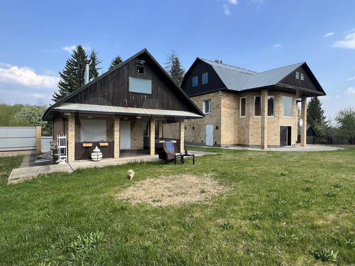 Дом 195,3 м² на участке 26,7 сот.