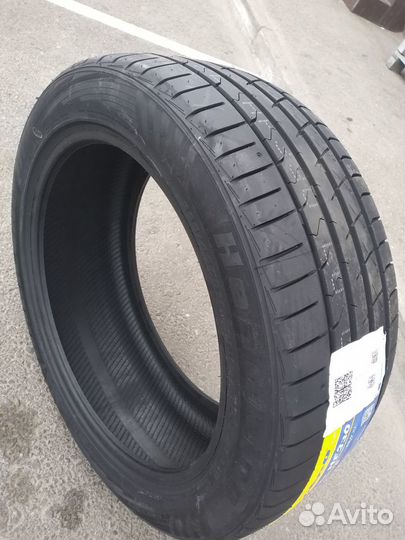 Habilead HF330 235/45 R18 98W