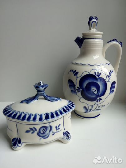 Изделия Гжель СССР (кувшин, ваза, конфетница)