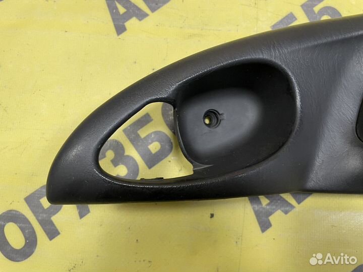 Накладка ручки внутренняя Ford Focus 1