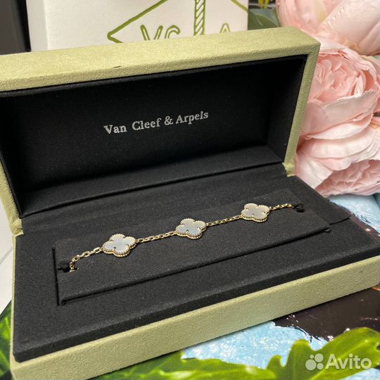 Золотой браслет Van Cleef & Arpels, 5 мотивов