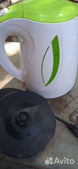 На запчасти чайник и 2 блина