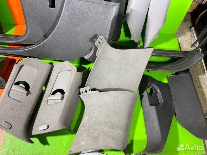 Пластик салона Volkswagen Touareg 3.2 BKJ 2004