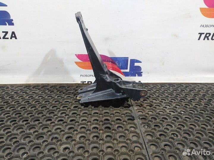 81417200147 Кронштейн торсиона кабины левый