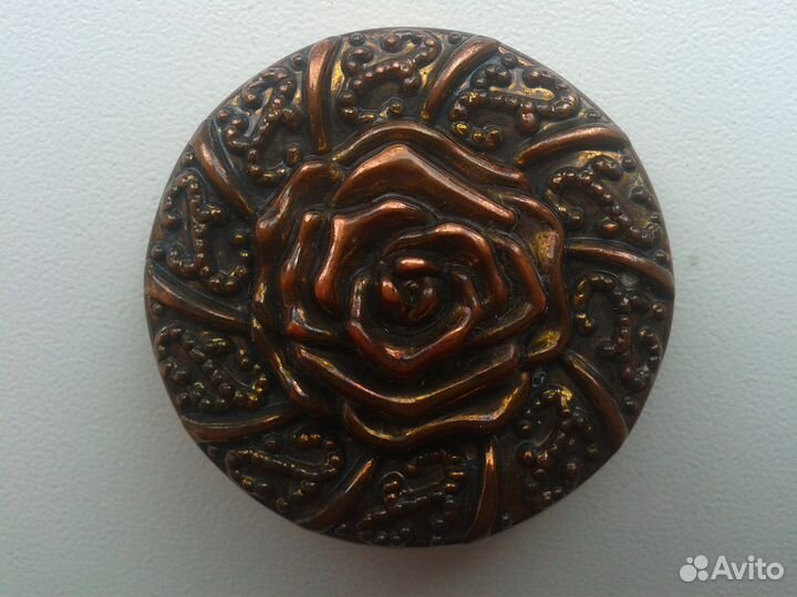 Пуговица оригинальная
