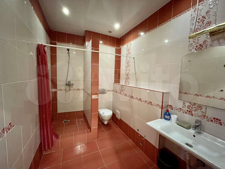 Комната 25 м² в > 9-к., 3/6 эт.