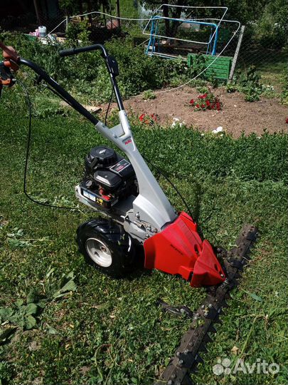 Газонокосилка бензиновая сенокосилка