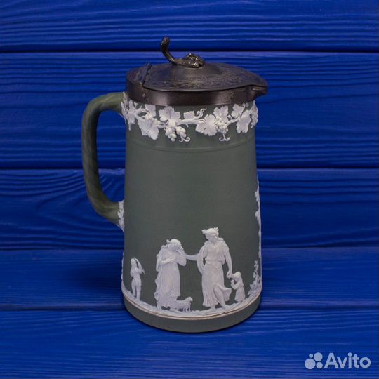 Антикварный кувшин Wedgwood из бисквитного фарфора