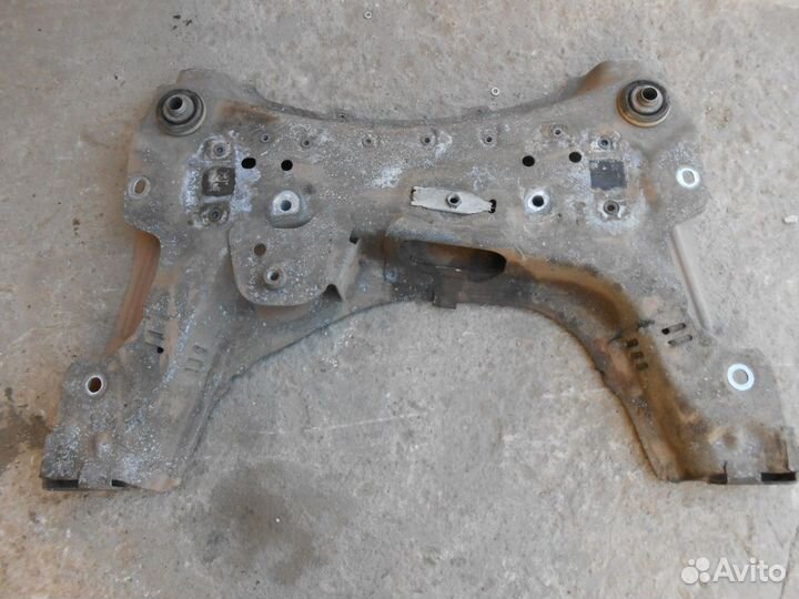 Подрамник Fluencе Флюенс Меган 3 балка передний