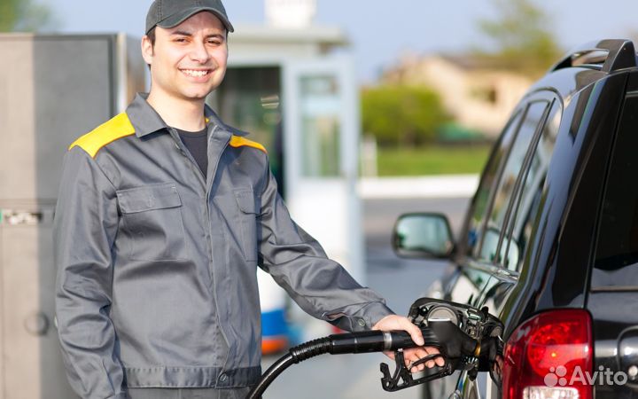 Заправщик автомобилей