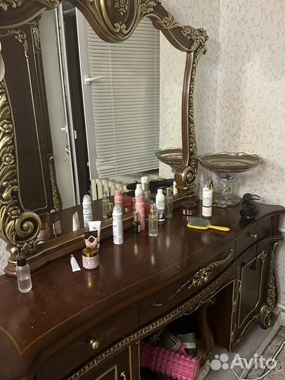 Спальный гарнитур