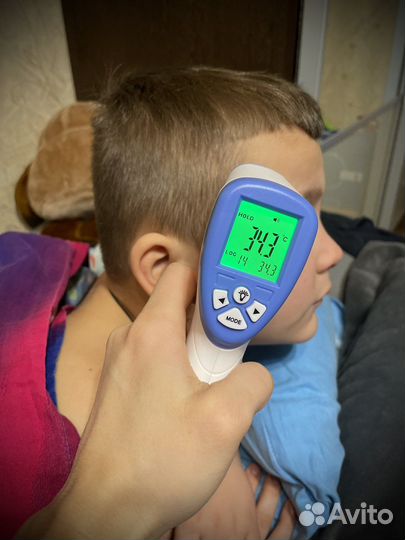 Бесконтактный инфракрасный термометр