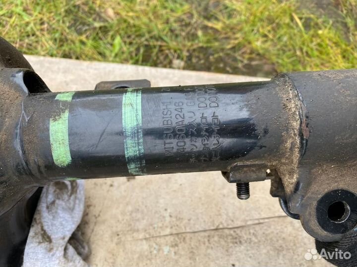 Амортизатор подвески передний левый в сборе