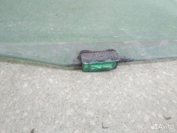 Стекло двери передней правой Toyota Camry XV30 200