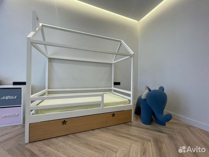 Детская Кровать- Домик из массива бука