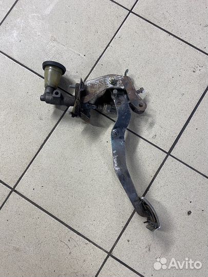 Педаль сцепления toyota supra a70