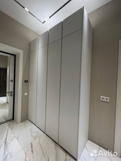 Шкаф распашной