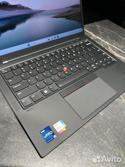 Thinkpad X1 Carbon Gen10 i7-1265U/32gb Ram