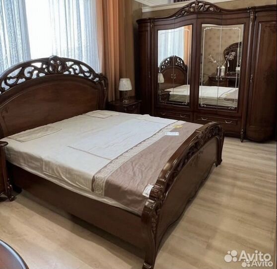 Спальный гарнитур