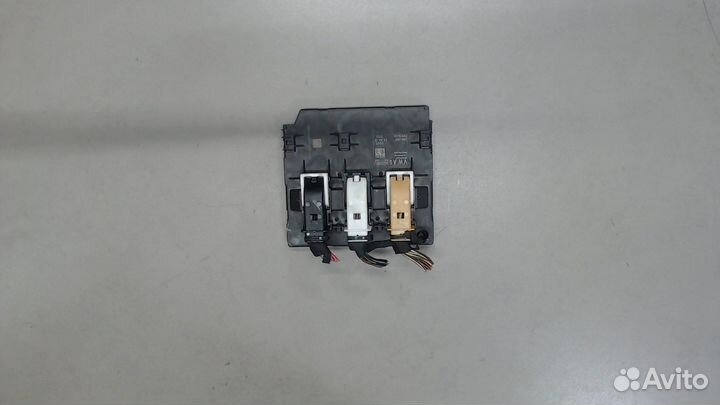 Блок управления бортовой сети Volkswagen Passat CC