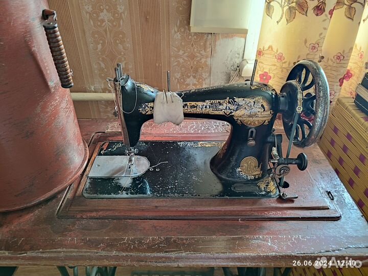 Швейная машинка зингер Singer ножная