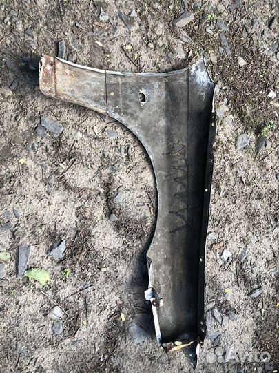 Мазда 626 купе крыло левое переднее
