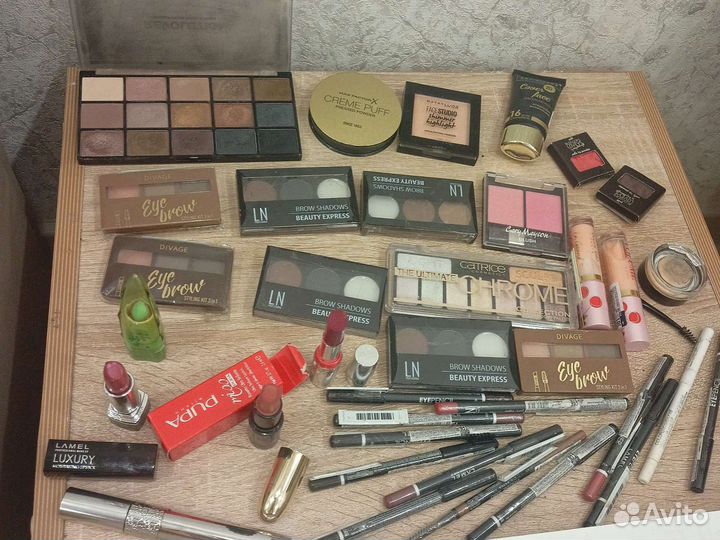 Набор косметики пакетом