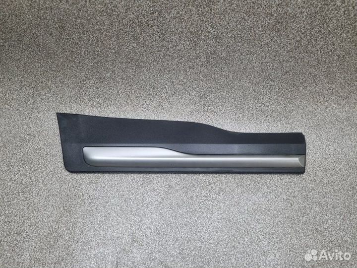 Молдинг двери задний правый Geely Atlas 2.4 4G24