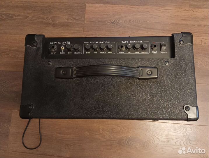 Гитарный комбоусилитель Yerasov r-1 50 watt