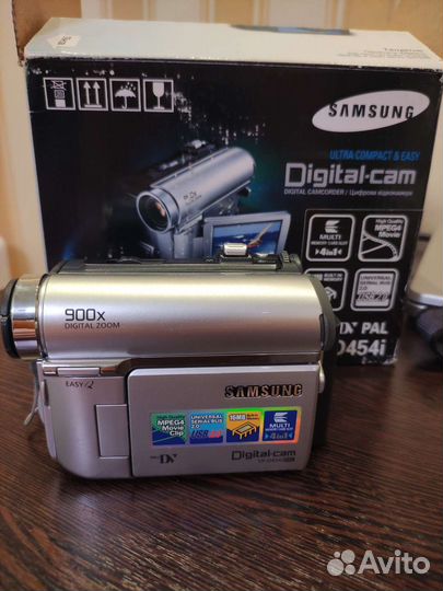 Видеокамера Samsung VP-D454i
