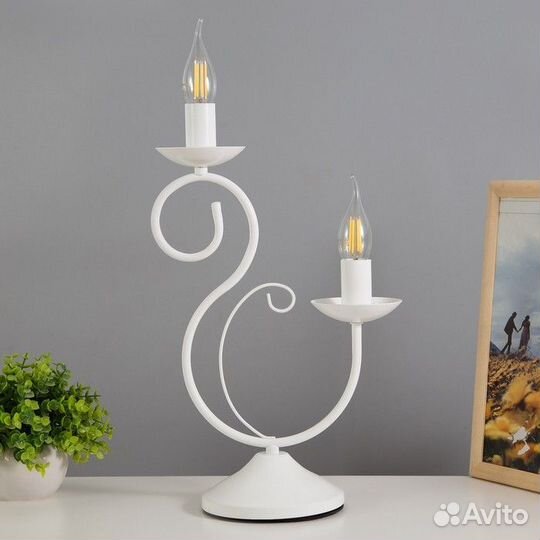 Настольная лампа 'Лале' 2х15Вт Е14 белый