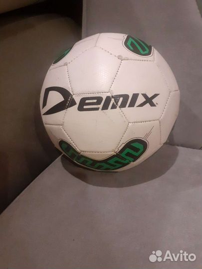 Футбольный мяч demix