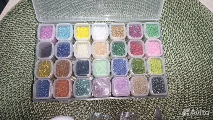 Набор бисера 28 цветов