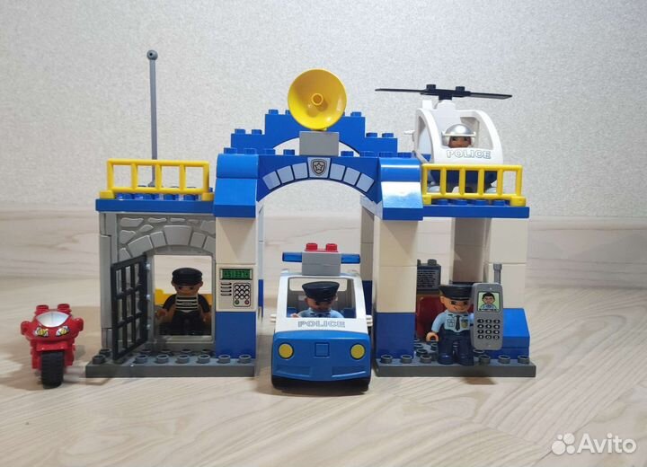 Lego duplo полицейский участок 5681 + 5679