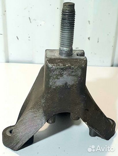 Кронштейн кпп Ford Focus I