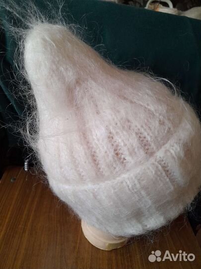 Шапки,жилет,косынки из собачьего пуха