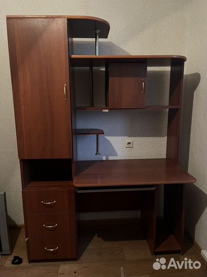 Компьютерный стол