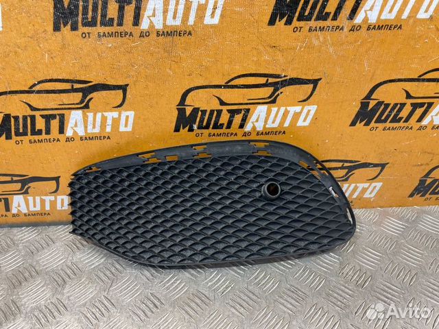 Решетка в бампер передняя левая Mercedes E-Classe