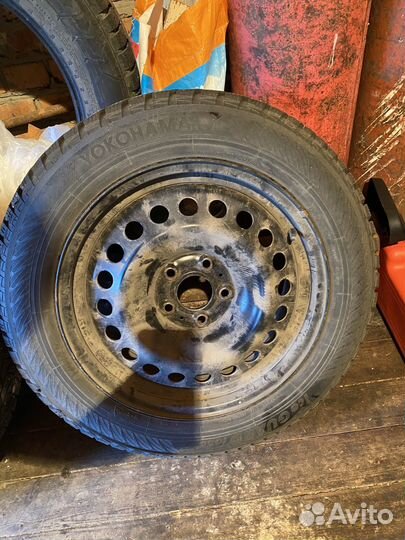 R17 Yokohama Ice Guard IG65 215/60, PCD 5x114.3 DIA 66.1