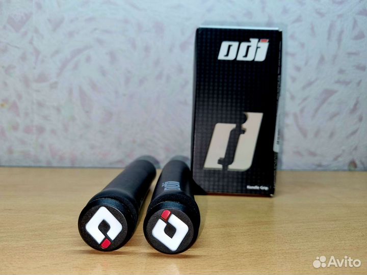 Грипсы для велосипеда Odi черные