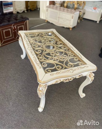 Журнальный столик