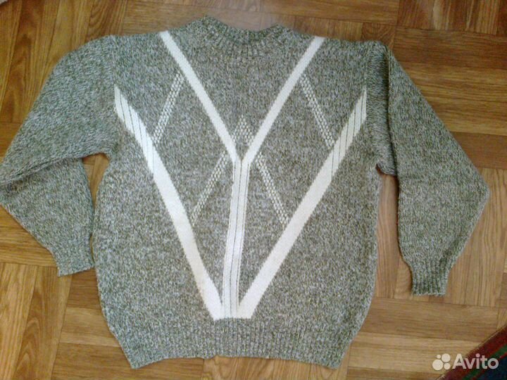 Свитер