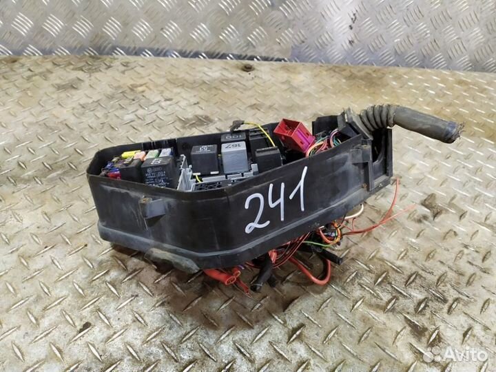 Блок предохранителей Volkswagen Touareg 2002 2010